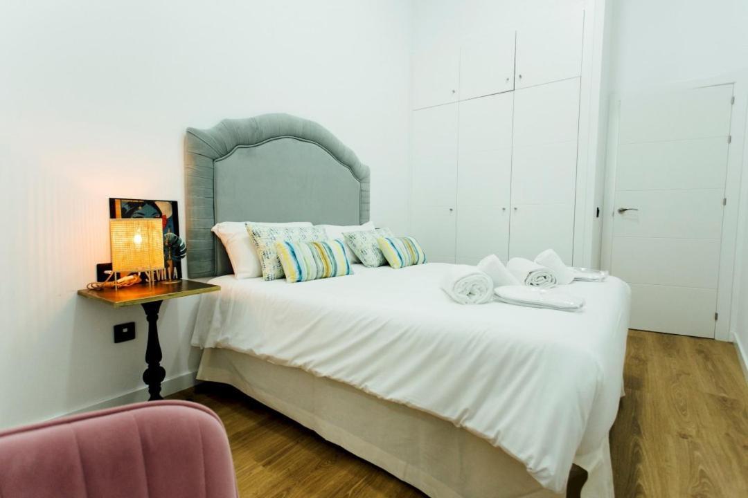 Modern With Seasonal Swimming Pool- 1Bd 1Bth- Goyeneta Apartment Sevilla Exterior foto